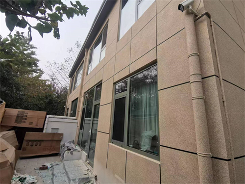 海淀區西三旗別墅水包砂仿石漆第二戶案例